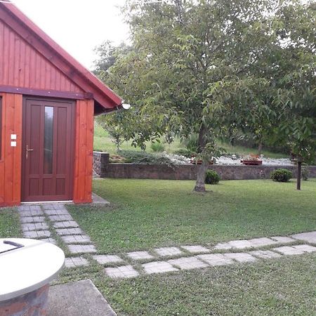 Matyas Apartman Tard Buitenkant foto