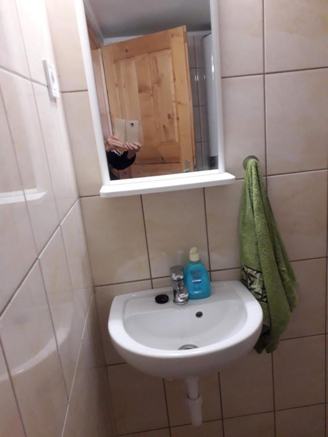 Matyas Apartman Tard Buitenkant foto
