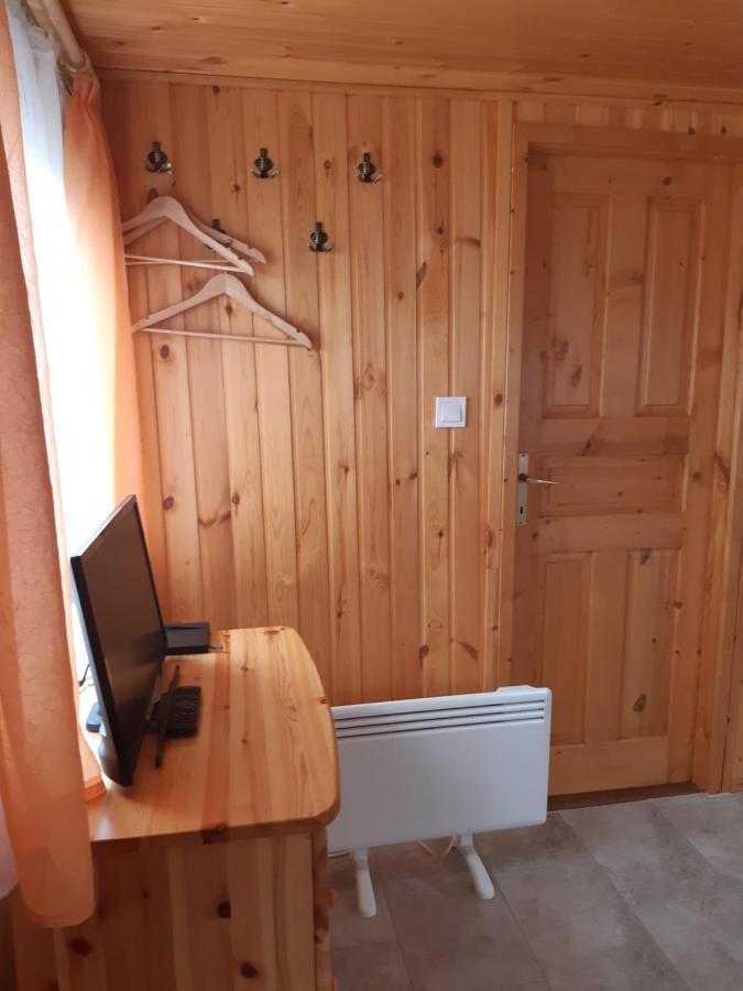 Matyas Apartman Tard Buitenkant foto