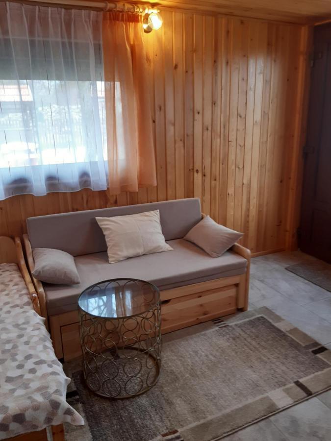 Matyas Apartman Tard Buitenkant foto